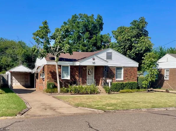 325 E Ercoupe Dr, Midwest City, OK 73110