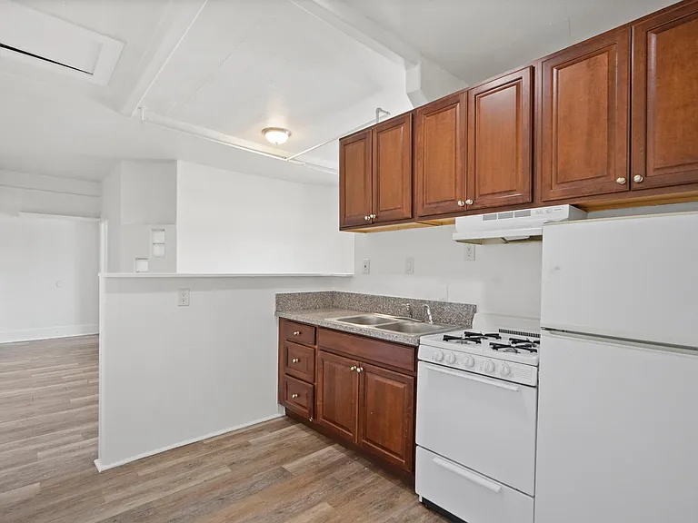 3767 Midvale Ave #3 — Photo 10