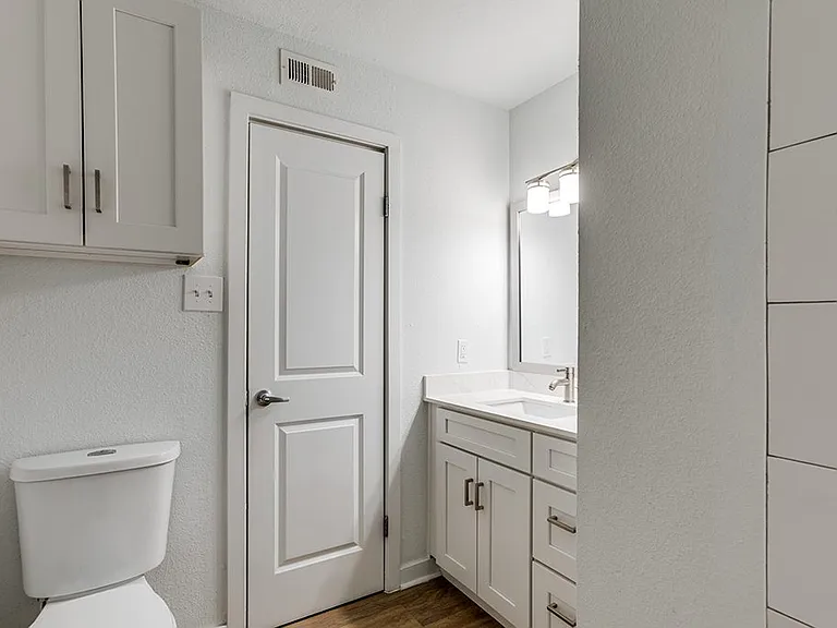 Mission James Place Apartments — Photo 12