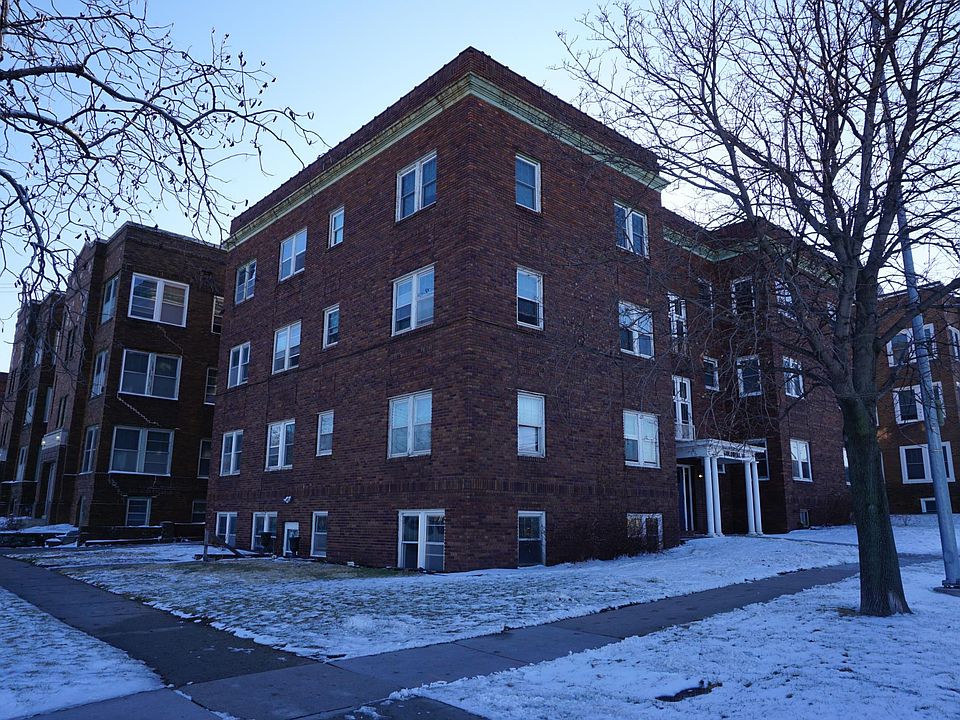 1741 Front Corner with New Windows