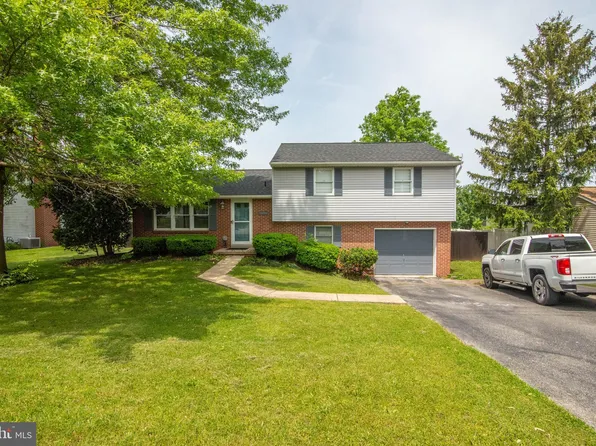 2895 Sunset Ln, York, PA 17408