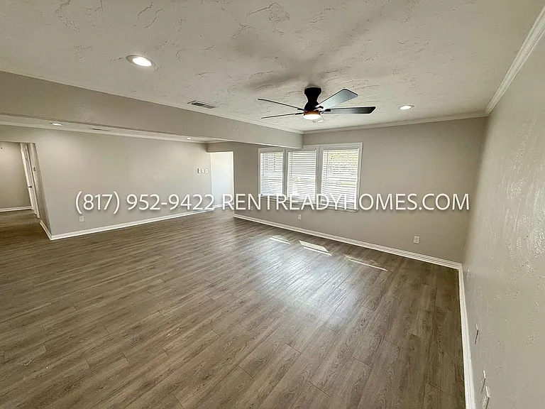 913 Harrison Dr — Photo 12