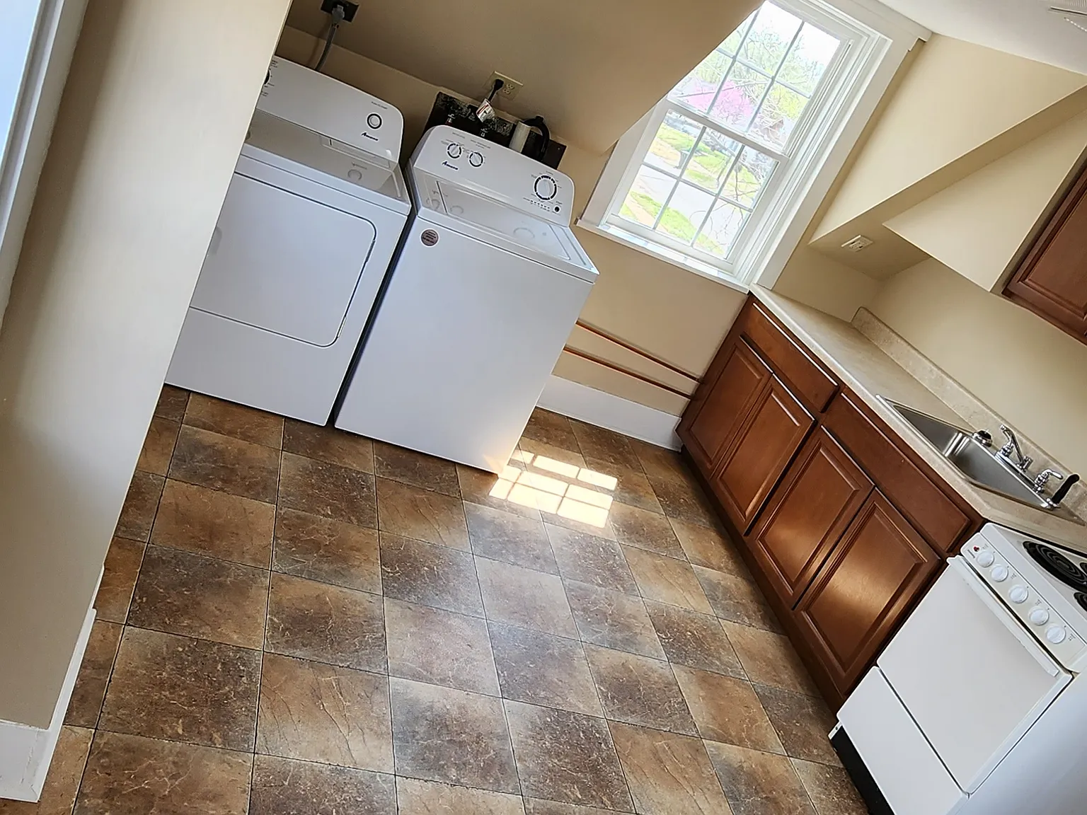 1 bed, $695 — Photo 3
