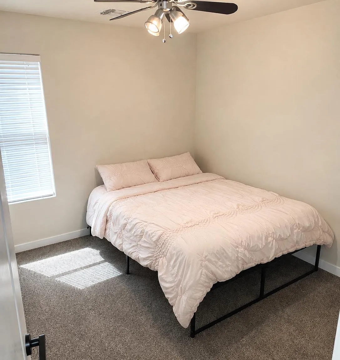4 bed, 2.5 bath, 2200 sqft, $1,438 — Photo 1