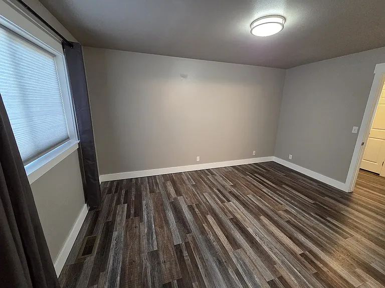413 Margaret Way — Photo 10