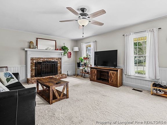 3rd image of 205 Violet Rd