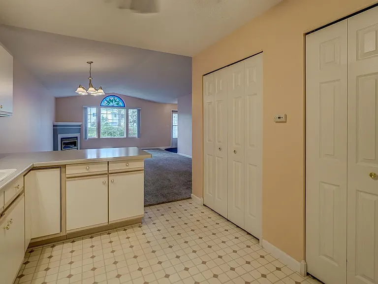 1300 Carriage Dr #A — Photo 11