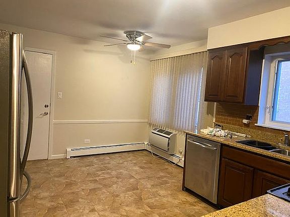 3rd image of 8336 W Berwyn Ave Unit 1