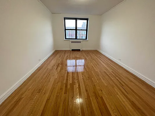 Rented by Premier One Realty LLC | media 8