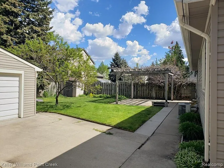 3136 Kilmer Dr — Photo 6