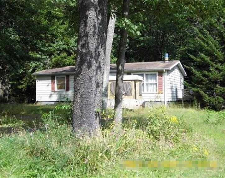 2nd image of 4067 Hunter Dr