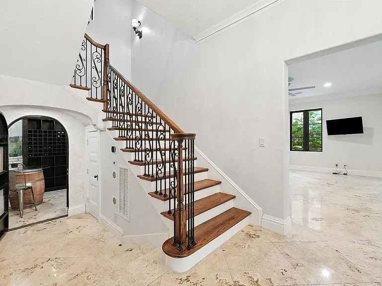 4555 W Swann Ave — Photo 25