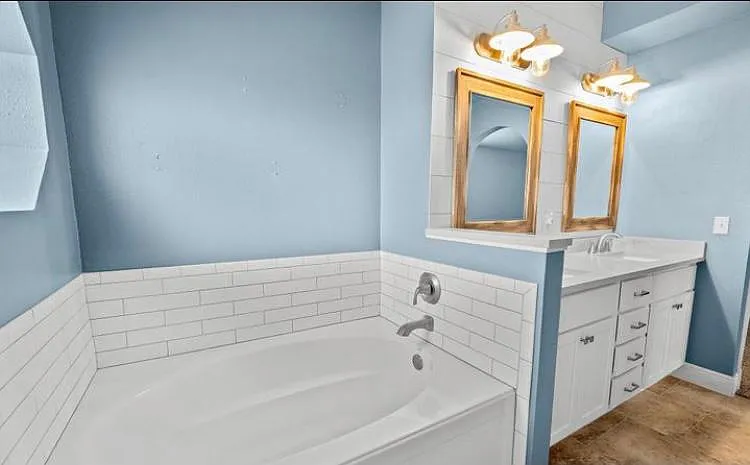 4726 Four Lakes Dr — Photo 8