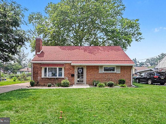 2nd image of 414 Appletree Rd