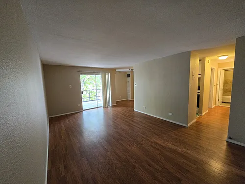 2325 S Linden Ct #310-N Photo 1