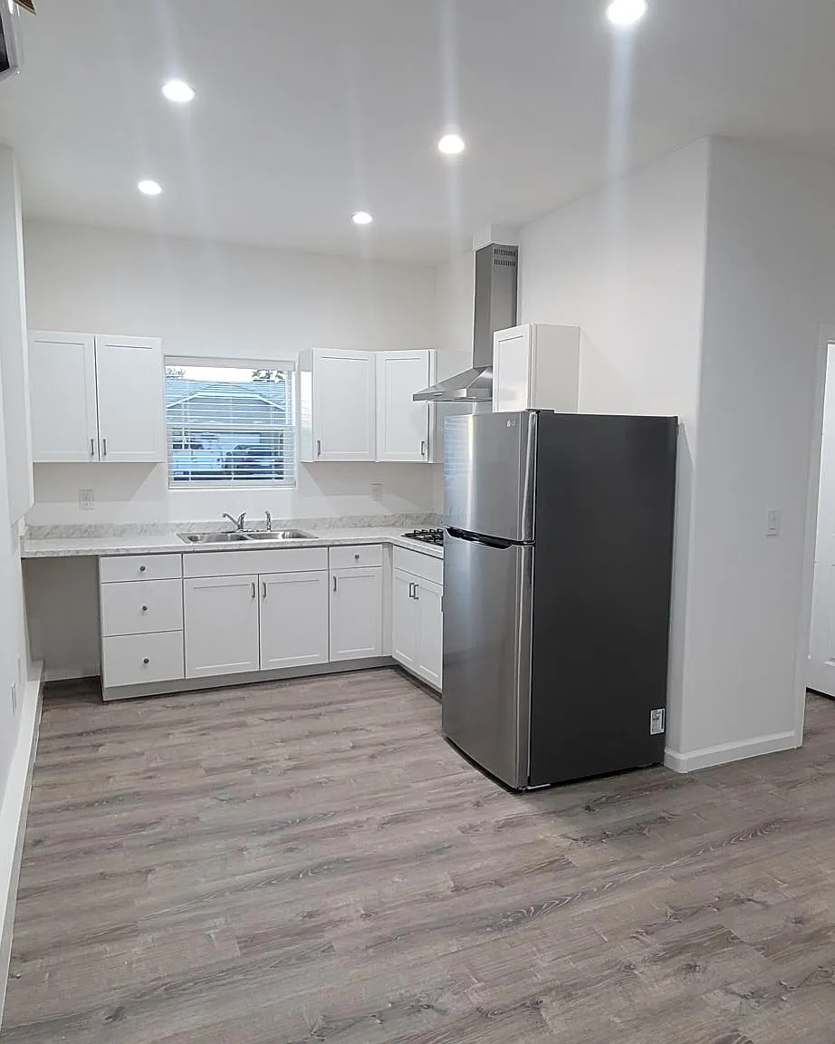 1 bed, 500 sqft, $1,700 — Photo 2