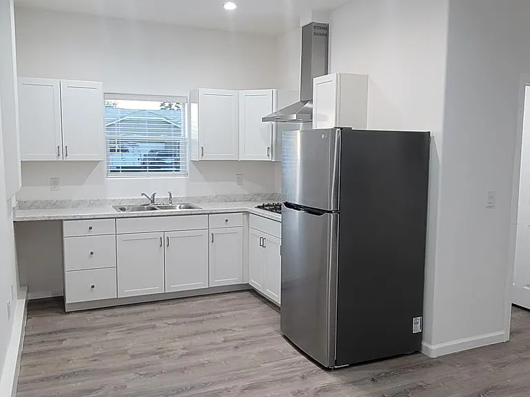 48440 Charlton Peak St — Photo 2
