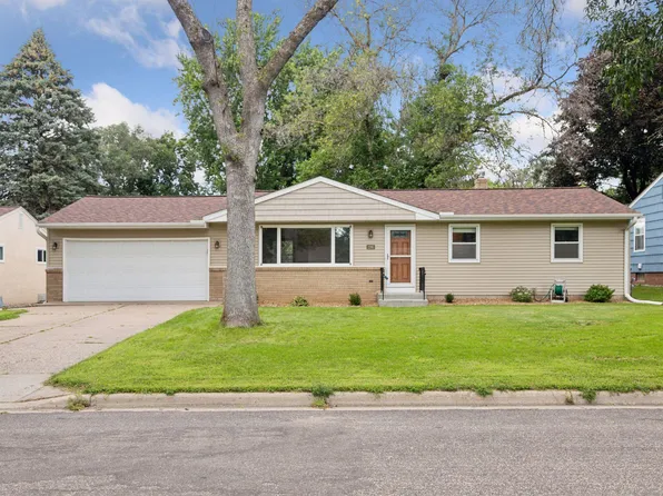 2295 Southwood Dr, White Bear Lake, MN 55110
