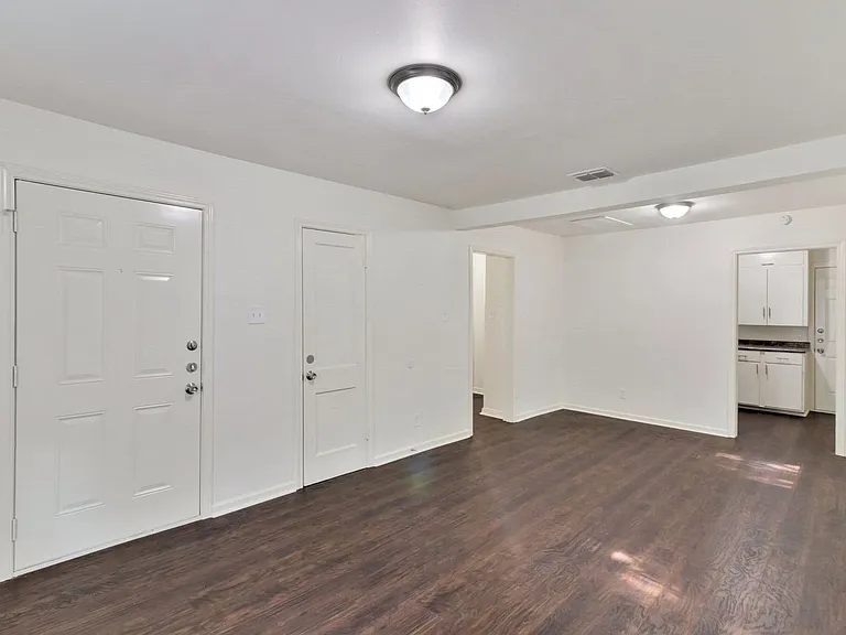 8726 Eldon Dr — Photo 4