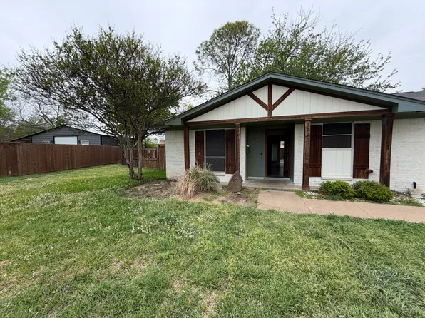 301 Bernice Ct, Burleson, TX 76028