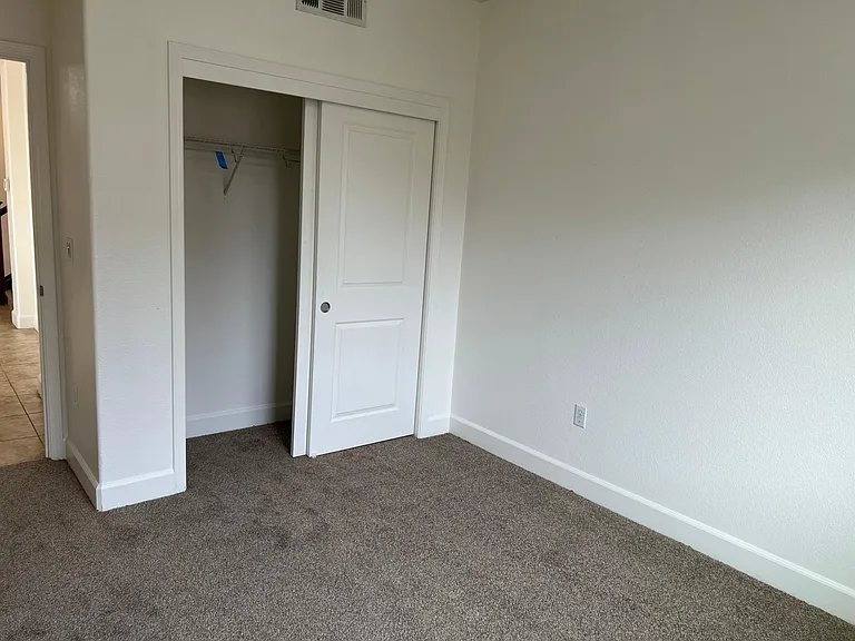 1617 Lee Way — Photo 4