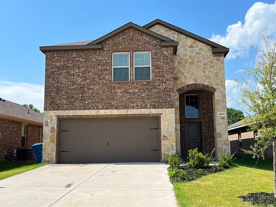 1st image of 1054 Old Oaks Dr