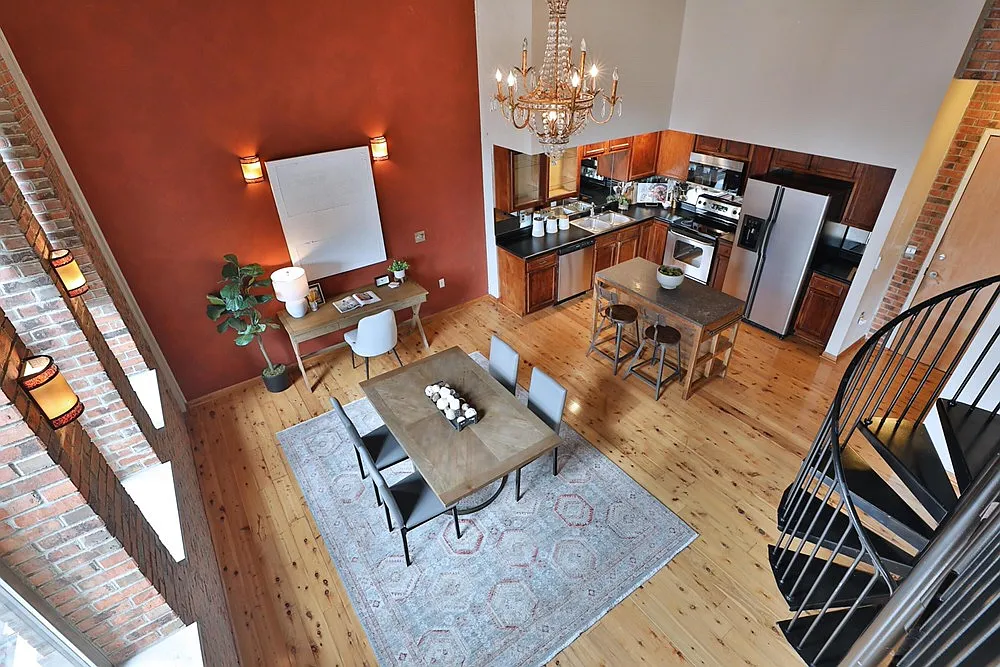 1 bed, 1145 sqft, $2,200 — Photo 3