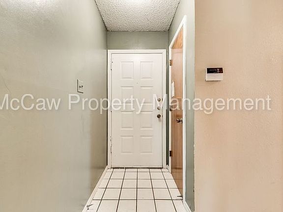 2nd image of 2913 Green Ridge St