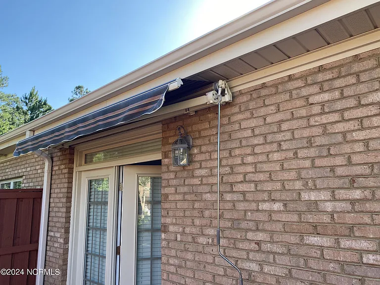 411 Avenshire Ct — Photo 28