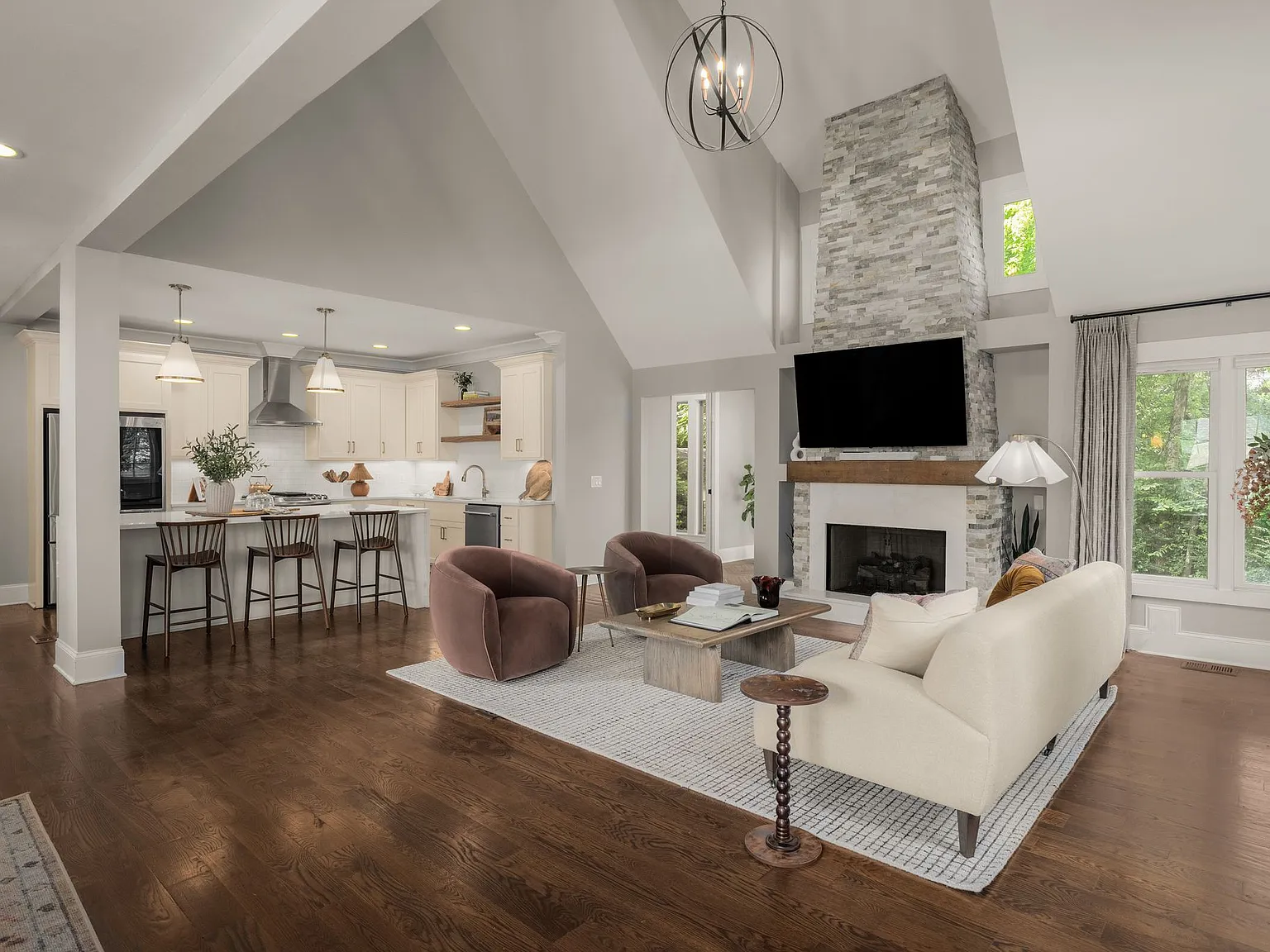4 bed, 3515 sqft, $7,200 — Photo 4
