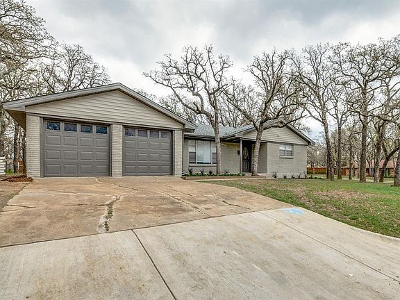 2nd image of 1000 Woodland Dr