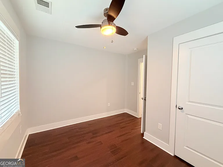 1109 Ira St SW — Photo 16