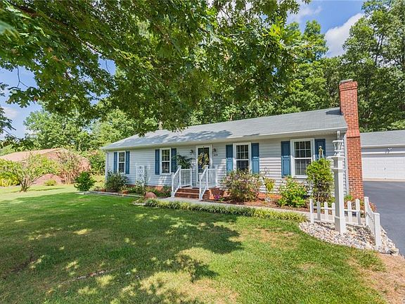 2nd image of 429 Evanrude Ln