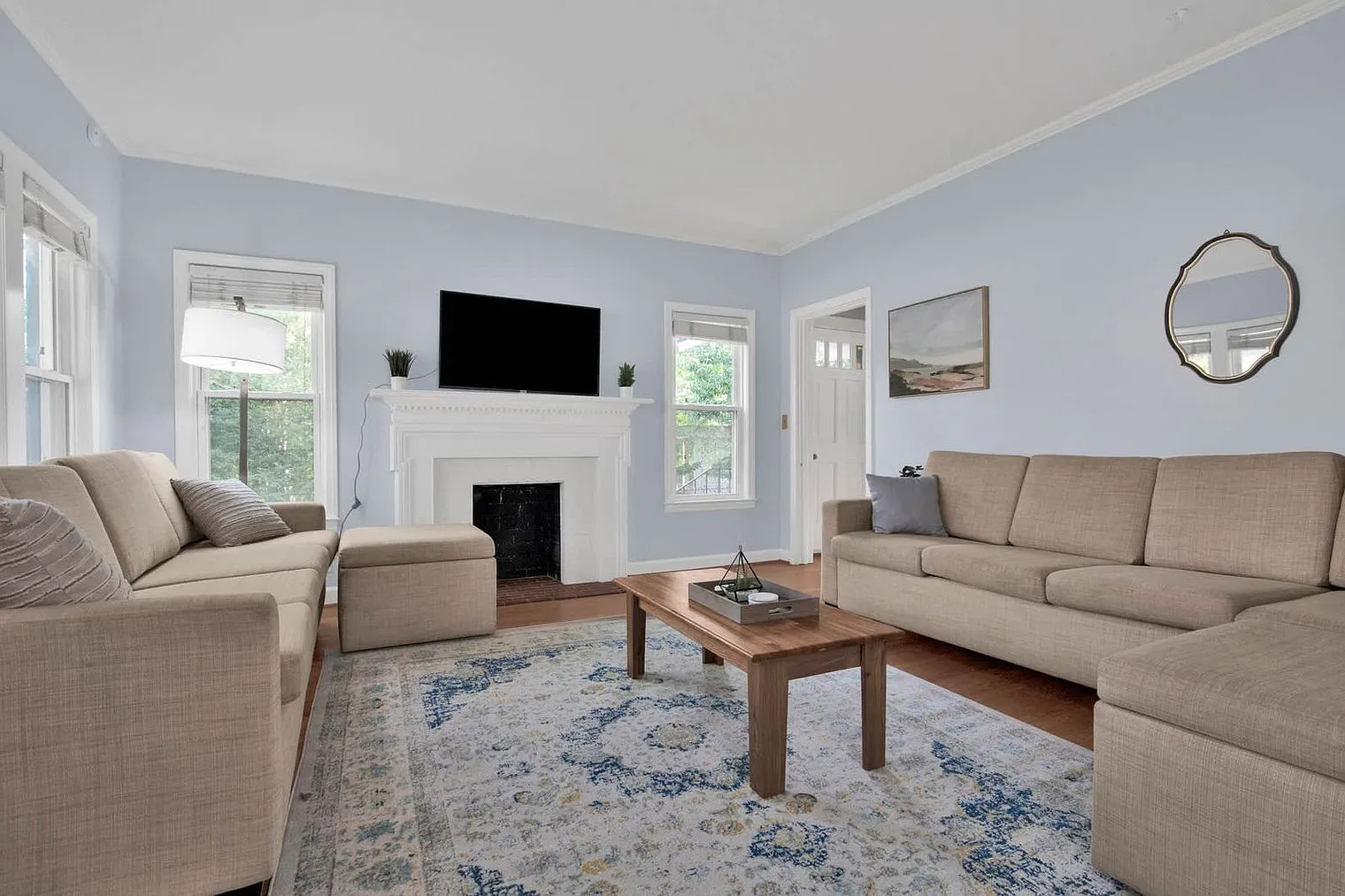 4 bed, 2.0 bath, 1894 sqft, $3,626 — Photo 4