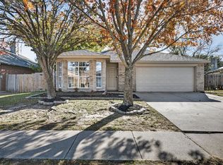 7328 Summerset Dr, Benbrook, TX 76126
