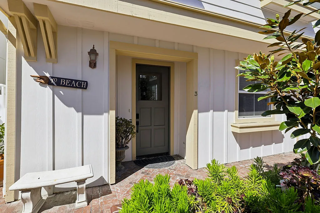 3 bed, 2.5 bath, 1497 sqft, $5,500 — Photo 2