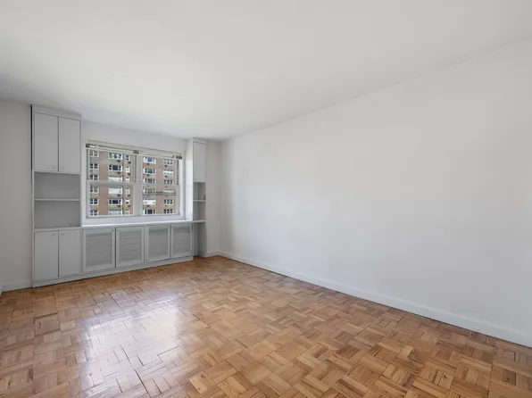 345 West 58th Street image 5 of 16