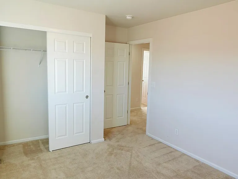 1073 White Leaf Cir — Photo 16