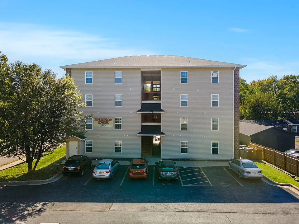 813B S Robberson Ave #402