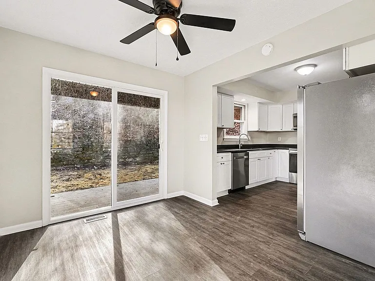 334 Hyde Park Dr — Photo 12
