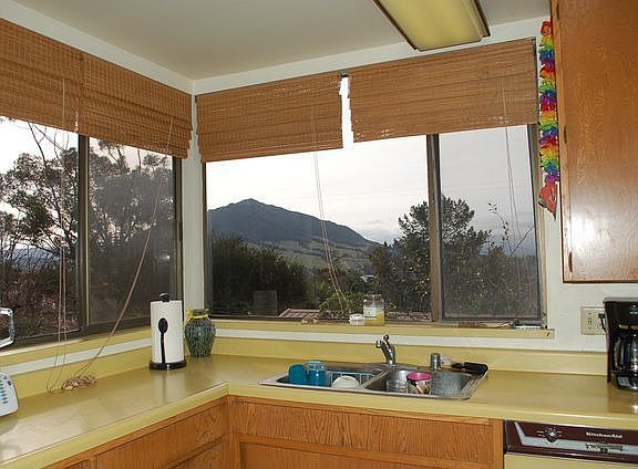 5th image of 235 Chaplin Ln