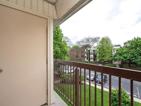4th image of 2151 Country Club Dr APT 25