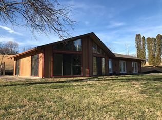 150 Robert E Lee Dr, Newport, TN 37821