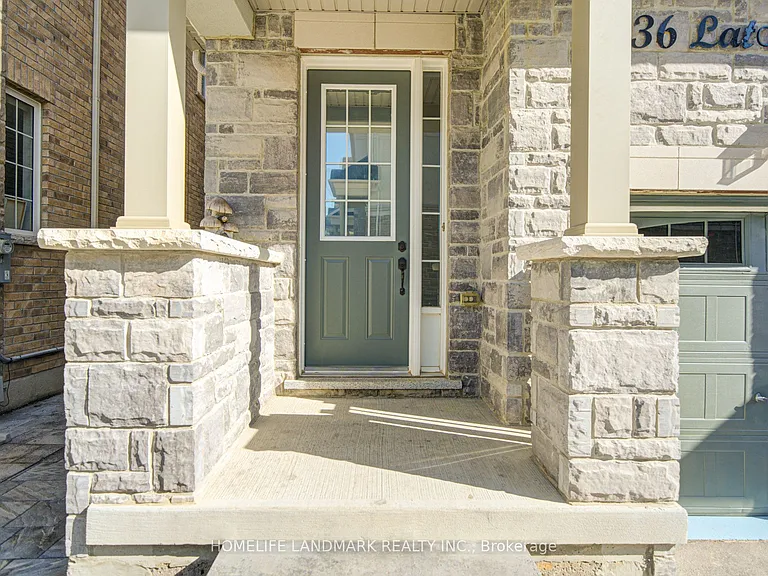 36 Latchford Ln — Photo 2