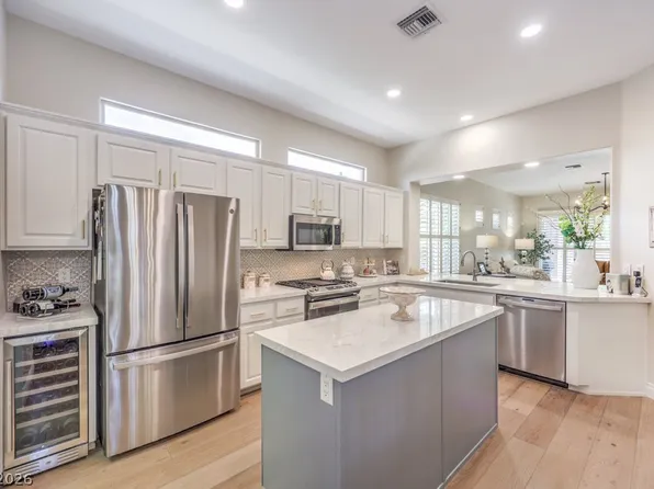 26 Emerald Dunes Cir, Henderson, NV 89052