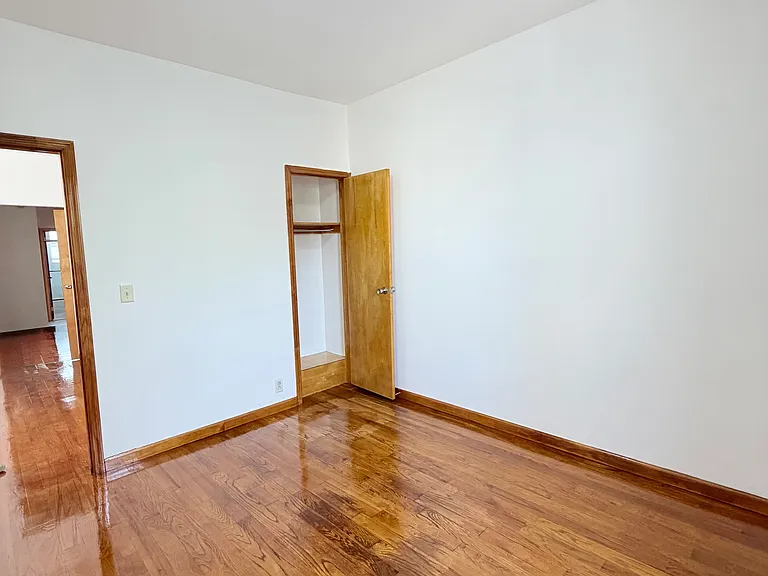 1429 W 8th St #2 — Photo 7