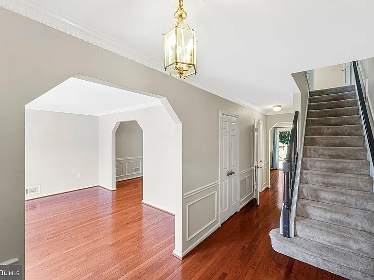 2852 Yarn Ct — Photo 5