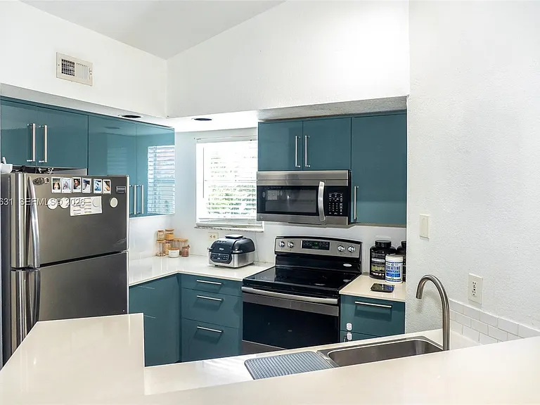 13060 Vista Isles Dr #222 — Photo 3