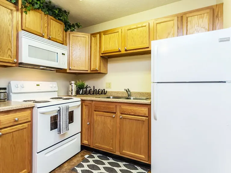 Boulevard Club Apartments — Photo 15