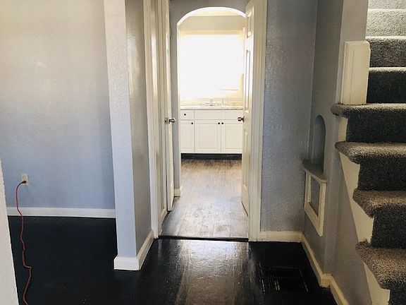 3rd image of 13124 Corbett Ave